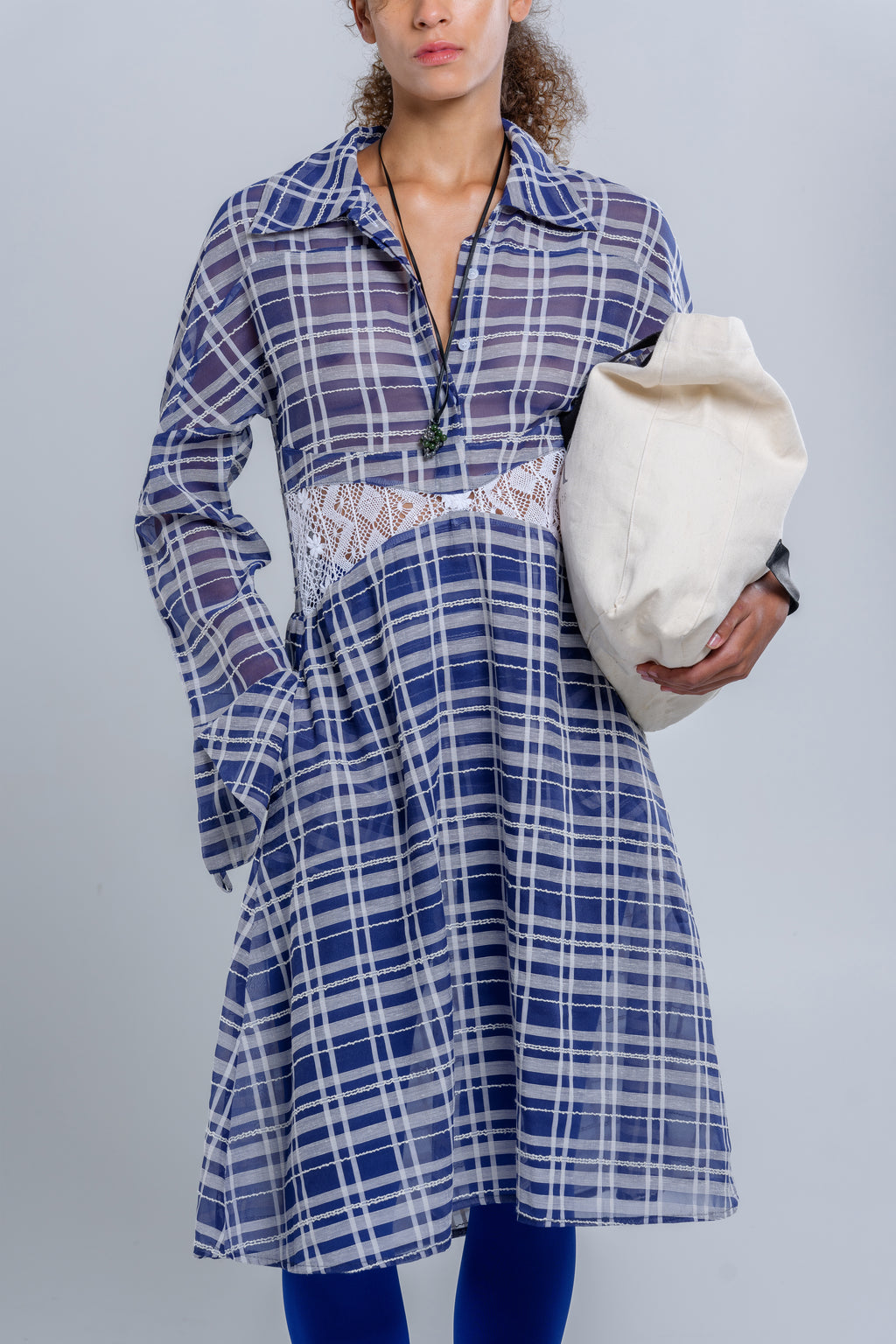 Bell shape sleeves dress with a lace yoke