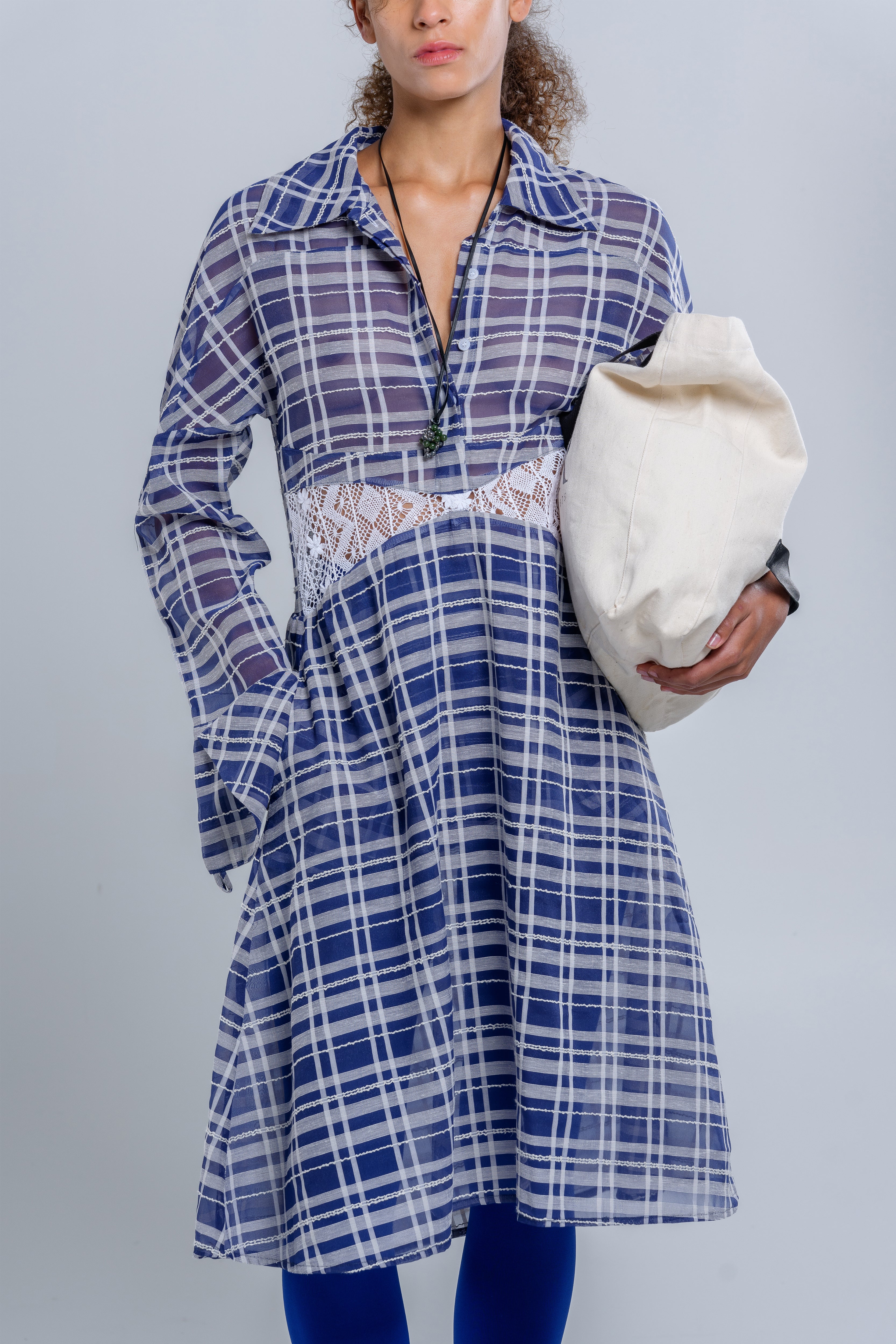Bell shape sleeves dress with a lace yoke