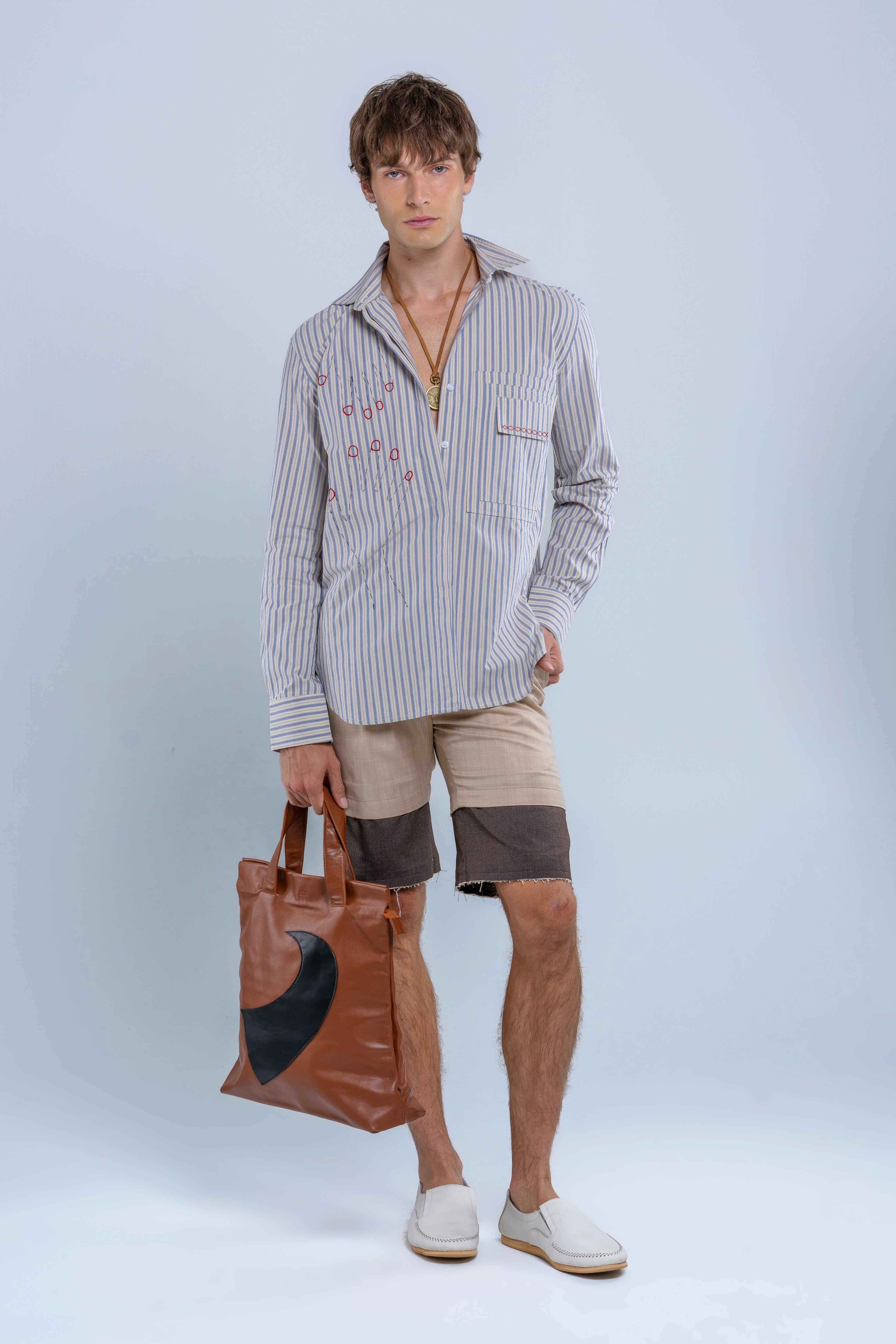 "Touch" hand-embroidered long sleeves shirt