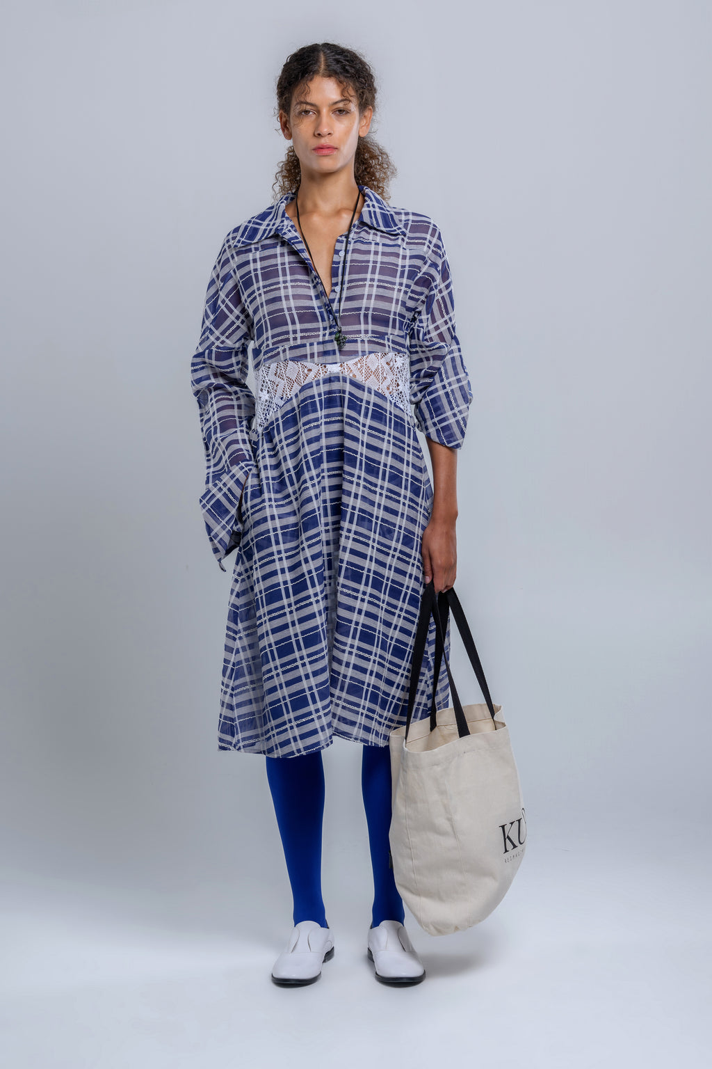Bell shape sleeves dress with a lace yoke