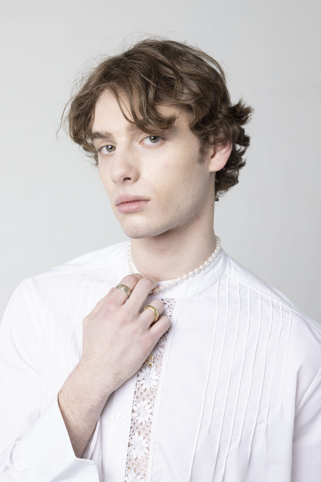 Roundneck white shirt image 1
