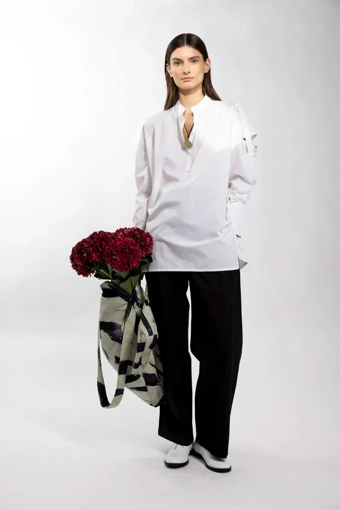 Shark-mouth sleeves shirt