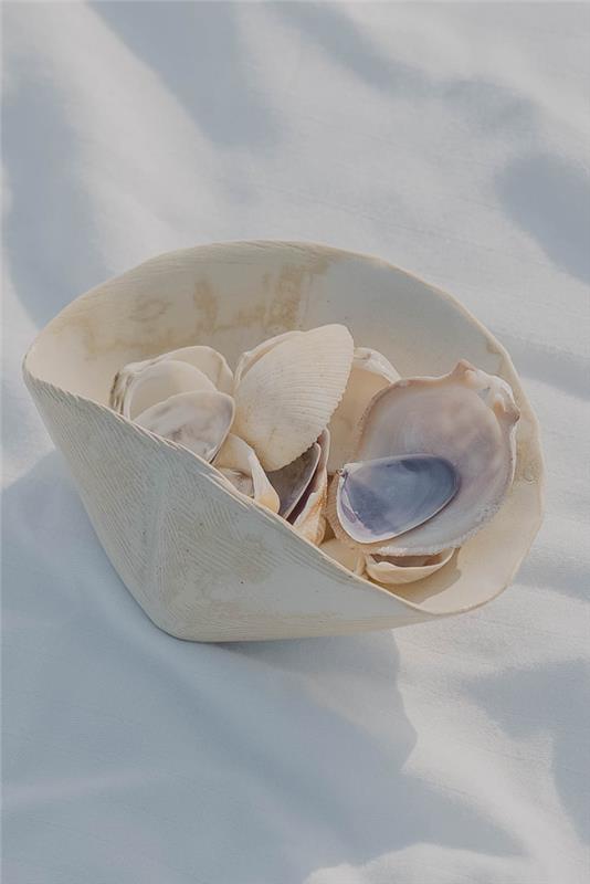 Seashell Jewelry holder - Ceramic decorative piece