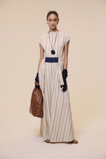 Boat-neck long dress
